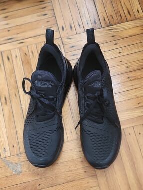 Nike Men’s All-Black Slip-On Running Sneakers